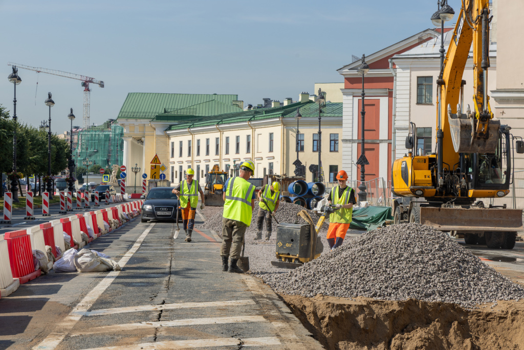 В Василеостровском раионе с опережением более чем на год завершилось строительство водопровода.jpg
