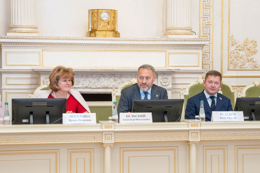 Александр Бельский поздравил педагогов детских садов с Днём учителя_3.jpg Александр Бельский поздравил педагогов детских садов с Днём учителя_3.jpg